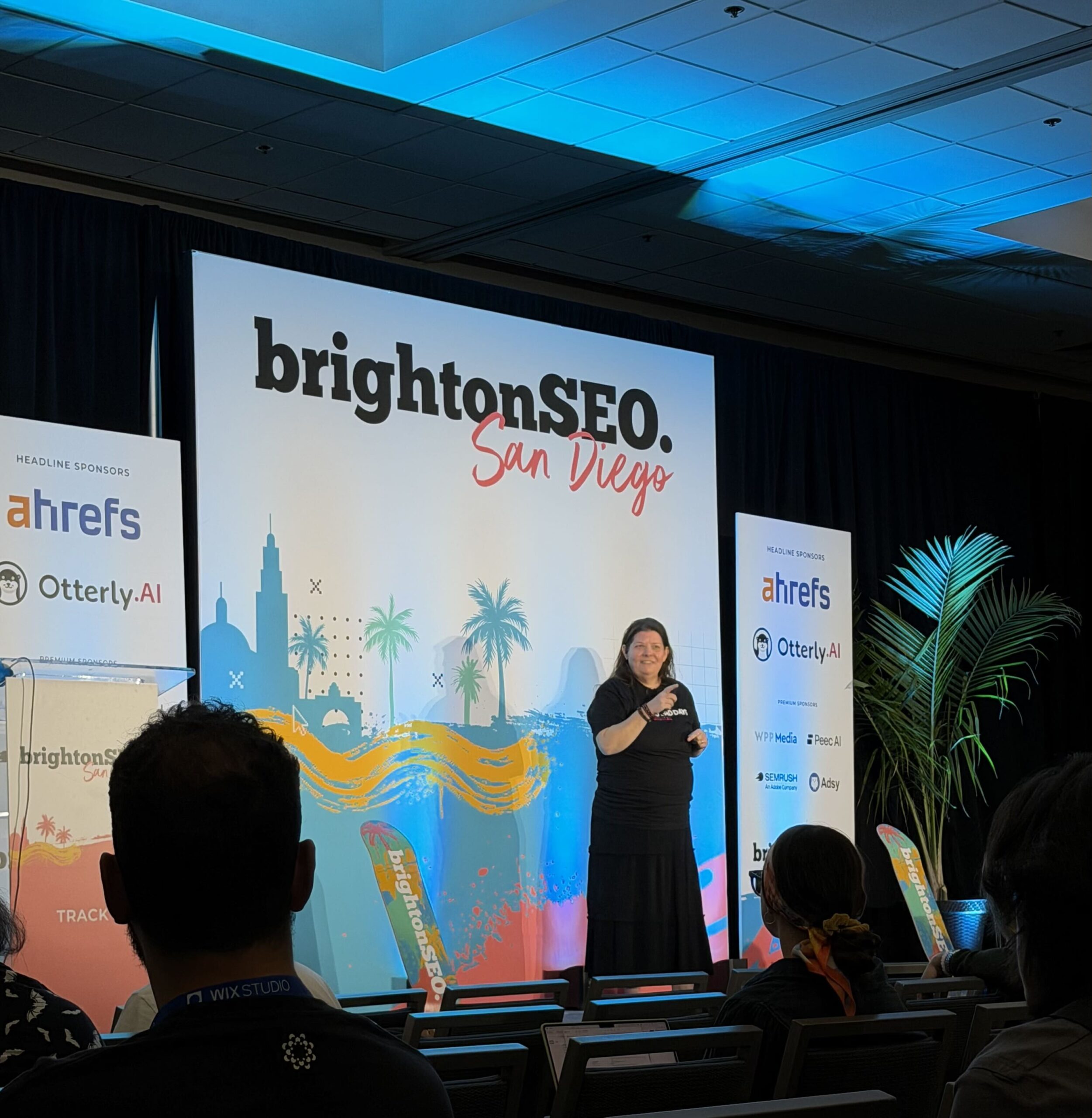 Laura Beatty on stage at the brighton SEO Conference